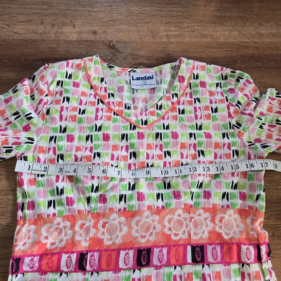 Landau Colorful Patterned Scrub Top - Picture 4 of 4